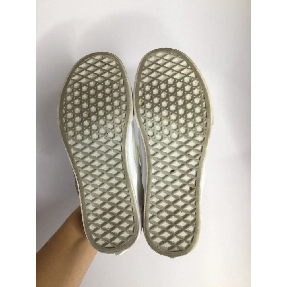 Vans Slip-On Shoes Womens 6 White Good Canvas Low Top Sneakers casual trendy